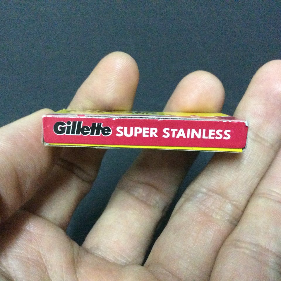 Fake_Gillette_Super_Stainless_4.jpg